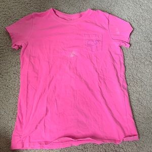 pink vineyard vines tee with 2 small stains